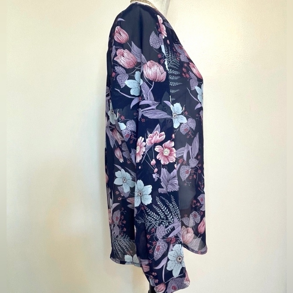Urban Coco Semi-Sheer Navy Floral Print Blouse Women’s Medium Boho - Picture 2 of 10